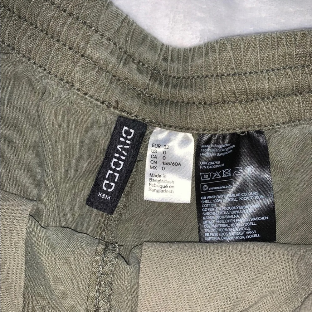 shorts - Picture 2 of 5